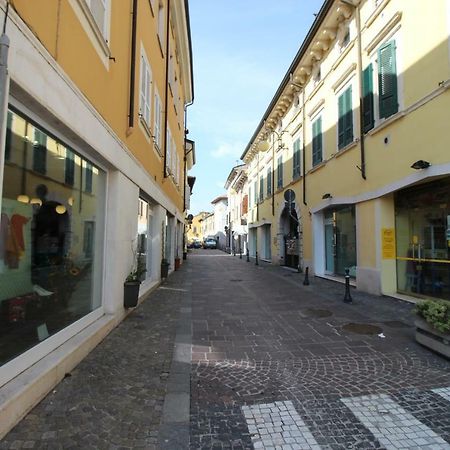 La Mansarda Di Juliette Desenzano del Garda Exterior foto