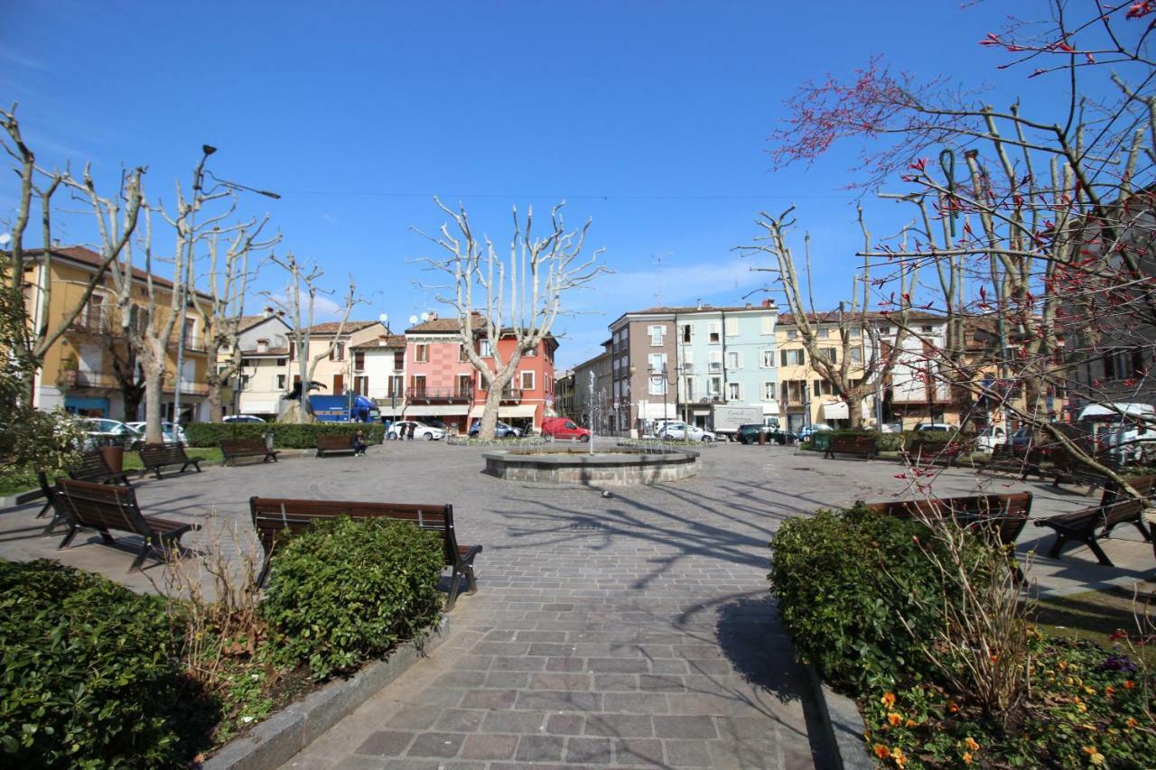 La Mansarda Di Juliette Desenzano del Garda Exterior foto